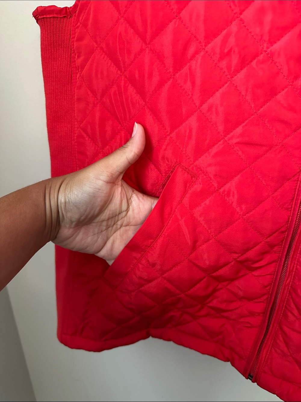 Quilted Red Zip-Front Women's Vest - Picture 5 of 7